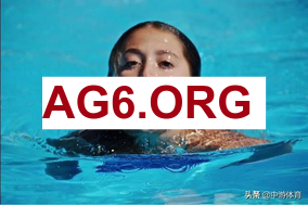 美媒晒斯图尔特打架照片：他甚至懒得解开膝盖上的冰敷绷带